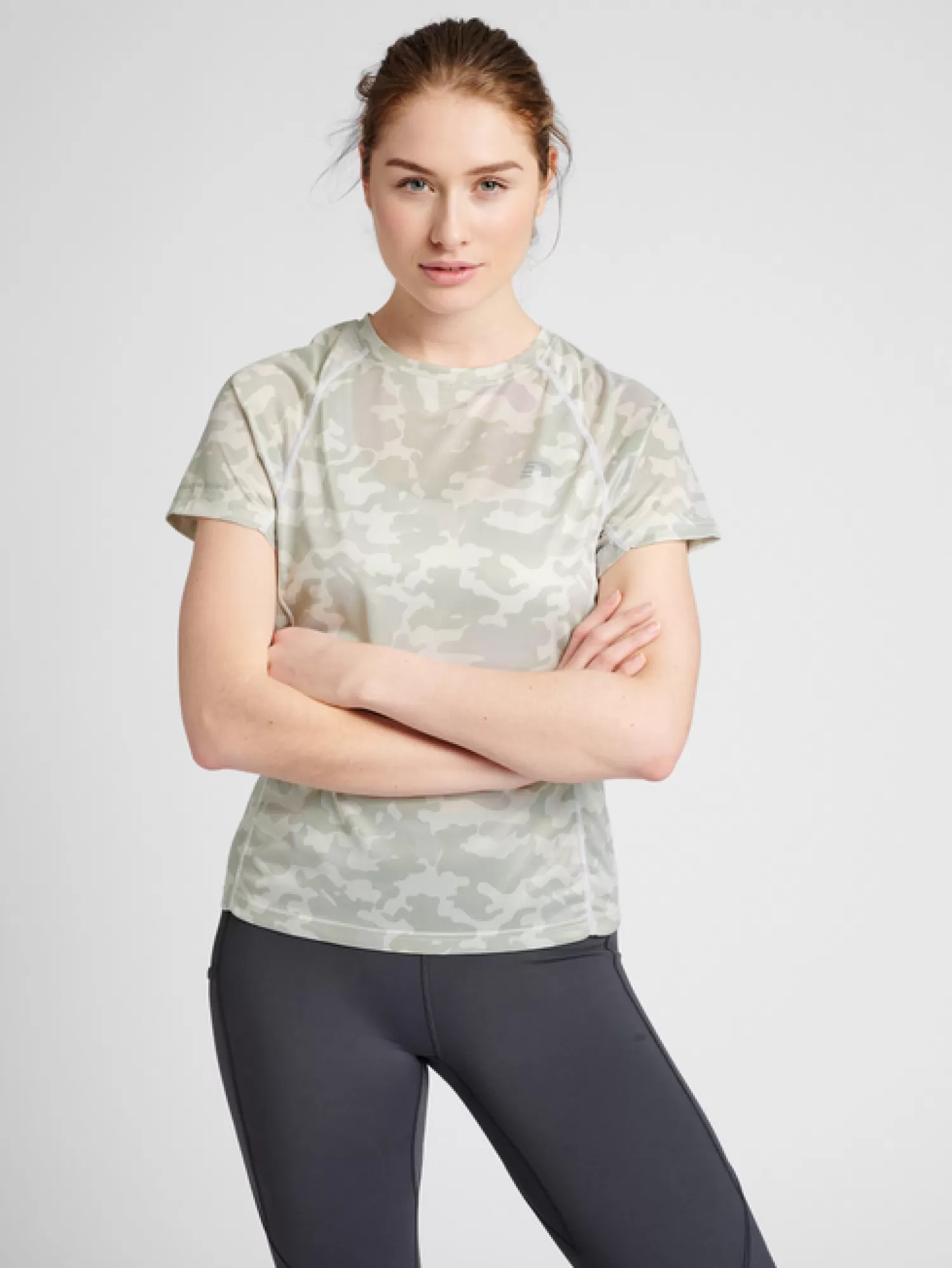 Hummel T-shirts and tops<WOMEN RUNNING T-SHIRT S/S