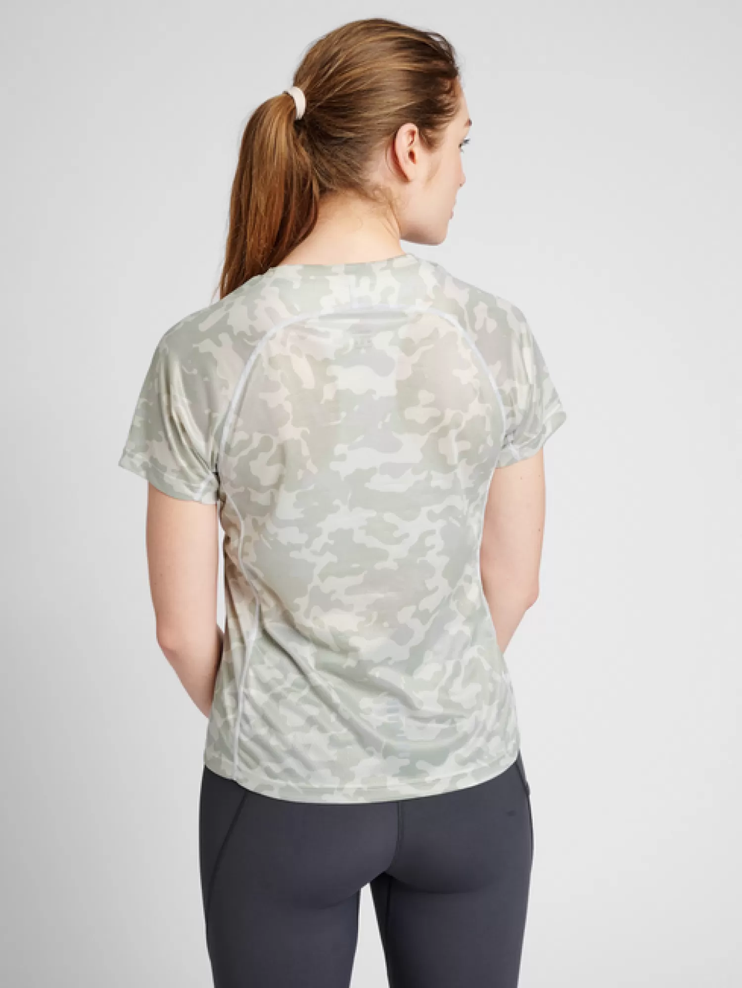 Hummel T-shirts and tops<WOMEN RUNNING T-SHIRT S/S