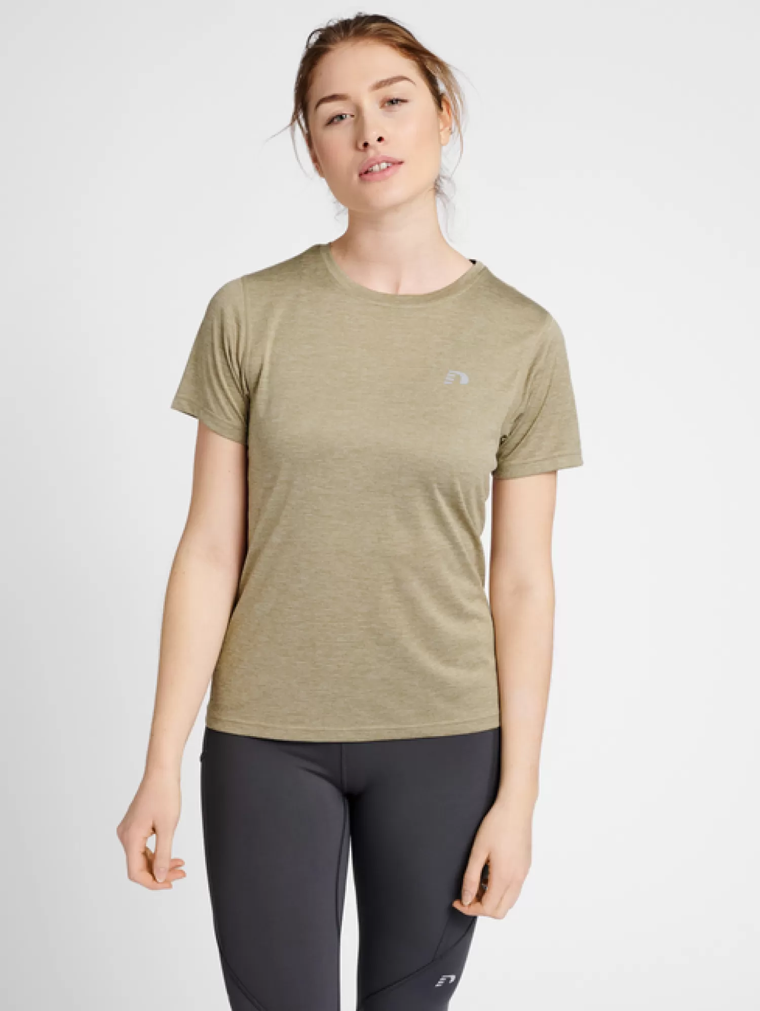 Hummel T-shirts and tops<WOMEN STATEMENT T-SHIRT S/S