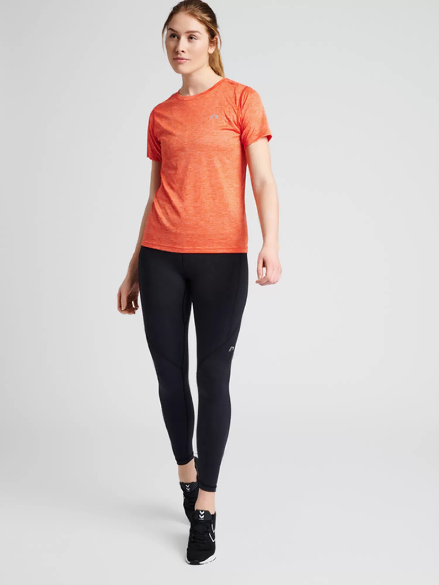 Hummel T-shirts and tops<WOMEN STATEMENT T-SHIRT S/S